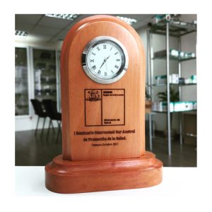 Reloj de Escritorio en Madera